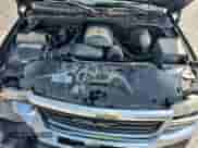 2005 GMC Sierra 1500 SLE z VIN 2GTEK13T951280718, wystawiony jako Copart lot #68005585 z przebiegiem 177 042 mil mil oraz Szkoda całkowita • Salvage title. Historia ofert i sprzedaży dostępna na DreamBid. Obrazek 11.
