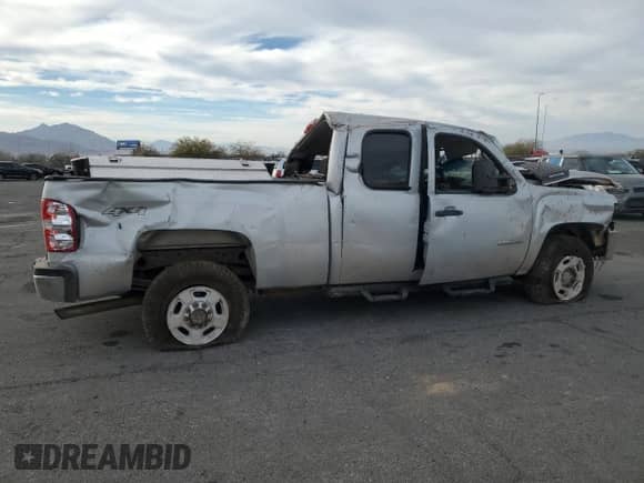 2011 Chevrolet Silverado 2500HD LT with VIN 1GC2KXCG0BZ260191, listed as a Copart auction lot 43340915 with Not provided miles and Salvage title. Bid and sale history available at DreamBid. Image 3.