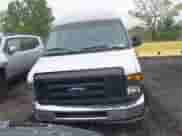 2012 Ford Econoline Cargo Commercial z VIN 1FTNS2EWXCDA42892, wystawiony jako IAAI lot #42219642 z przebiegiem 199 728 mil mil oraz . Historia ofert i sprzedaży dostępna na DreamBid. Obrazek 12.