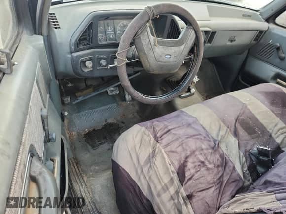 1989 Ford F-150 with VIN 1FTEF15Y8KNA26117, listed as a Copart auction lot 71691125 with 50,687 mi miles and Salvage title. Bid and sale history available at DreamBid. Image 8.