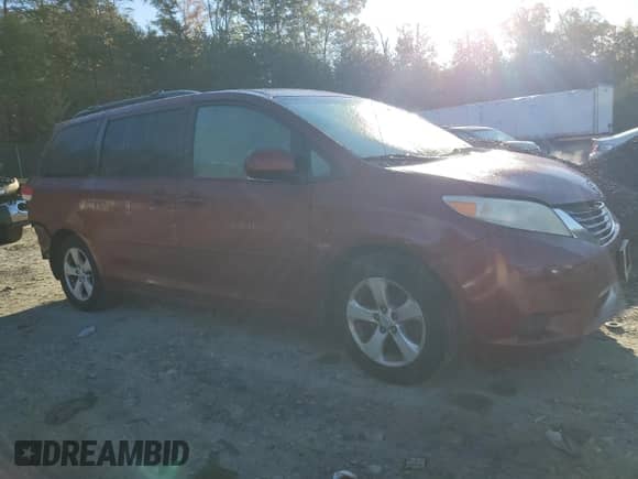 2011 Toyota Sienna LE with VIN 5TDKK3DC6BS132270, listed as a Copart auction lot 86675965 with 305,000 mi miles and Salvage title. Bid and sale history available at DreamBid. Image 4.