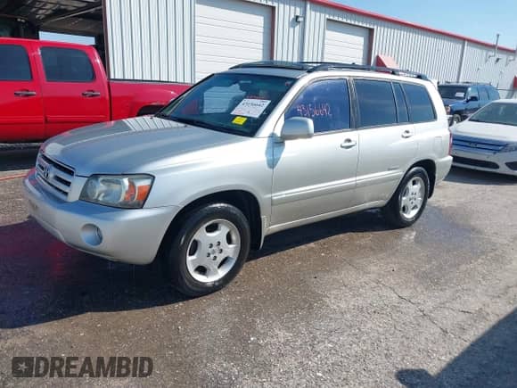 2007 Toyota Highlander w/3rd Row z VIN JTEDP21A870128024, wystawiony jako IAAI lot #43156642 z przebiegiem 145 895 mil mil oraz . Historia ofert i sprzedaży dostępna na DreamBid. Obrazek 2.