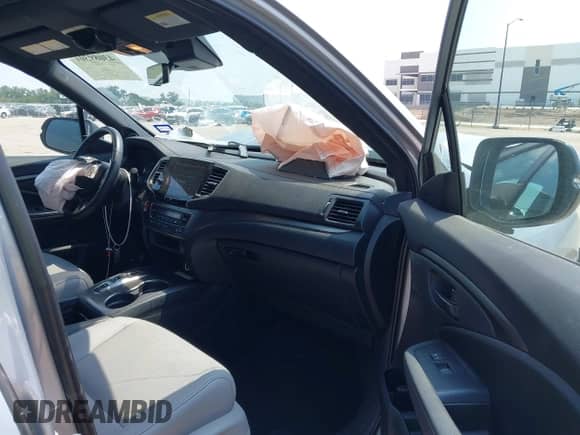 2022 Honda Passport EX-L with VIN 5FNYF8H56NB030824, listed as a IAAI auction lot 43089301 with 16,999 mi miles and . Bid and sale history available at DreamBid. Image 5.