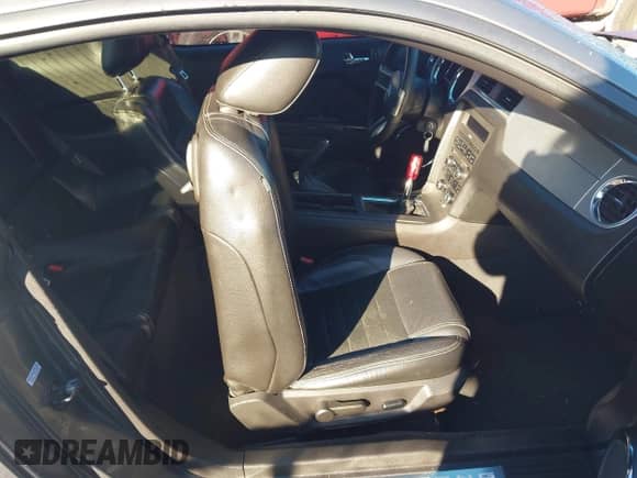 2010 Ford Mustang GT с VIN 1ZVBP8CH1A5159101, выставлен на аукционе IAAI как лот 43481196 с пробегом 260 526 миль миль и . История ставок и продаж доступна на DreamBid. Изображение 5.