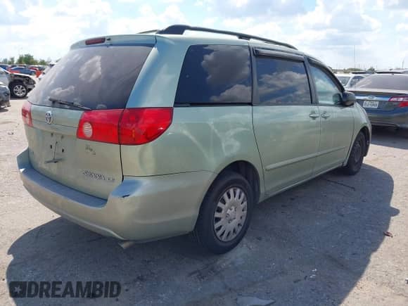 2008 Toyota Sienna LE z VIN 5TDZK23C48S127636, wystawiony jako IAAI lot #43404720 z przebiegiem 181 025 mil mil oraz . Historia ofert i sprzedaży dostępna na DreamBid. Obrazek 4.