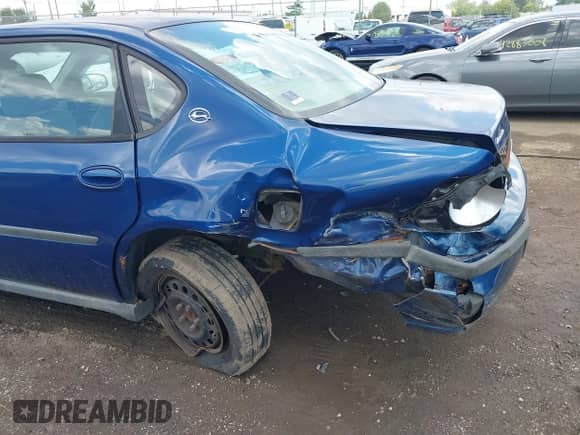 2004 Chevrolet Impala z VIN 2G1WF52E949455271, wystawiony jako IAAI lot #42953231 z przebiegiem 196 788 mil mil oraz . Historia ofert i sprzedaży dostępna na DreamBid. Obrazek 6.