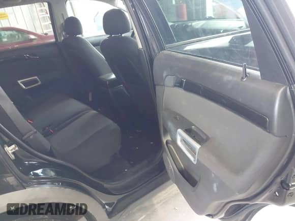 2014 Chevrolet Captiva Sport LS z VIN 3GNAL2EK9ES546563, wystawiony jako IAAI lot #43058779 z przebiegiem 171 269 mil mil oraz . Historia ofert i sprzedaży dostępna na DreamBid. Obrazek 8.