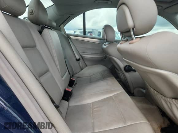 2005 Mercedes-Benz C 230 Kompressor z VIN WDBRF40JX5F717417, wystawiony jako Copart lot #90592545 z przebiegiem 174 613 mil mil oraz Czysty tytuł • Clean title. Historia ofert i sprzedaży dostępna na DreamBid. Obrazek 10.