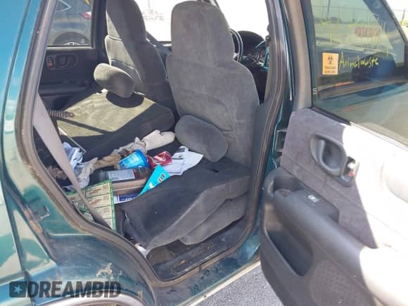 1998 Chevrolet Blazer LS with VIN 1GNDT13W9W2216366, listed as a IAAI auction lot 42749884 with Not provided miles and . Bid and sale history available at DreamBid. Image 8.