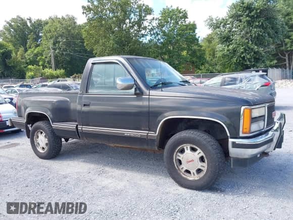 1990 GMC Sierra 1500 с VIN 1GTDK14K1LZ523914, выставлен на аукционе IAAI как лот 43001946 с пробегом 178 586 миль миль и . История ставок и продаж доступна на DreamBid. Изображение 6.