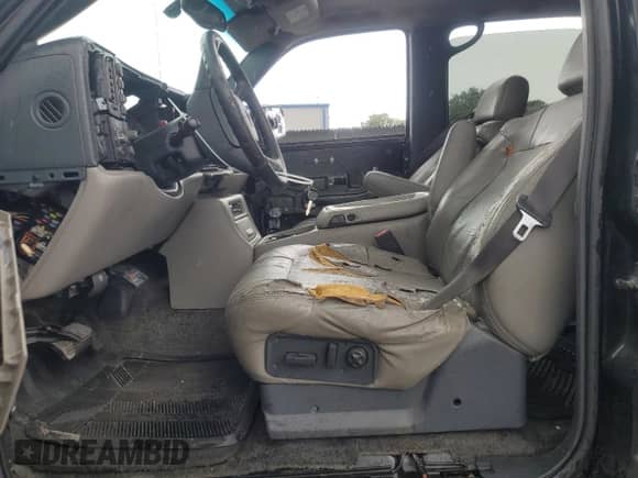 2002 Chevrolet Suburban Z71 z VIN 3GNFK16ZX2G345199, wystawiony jako Copart lot #59365405 z przebiegiem 312 505 mil mil oraz Szkoda całkowita • Salvage title. Historia ofert i sprzedaży dostępna na DreamBid. Obrazek 7.