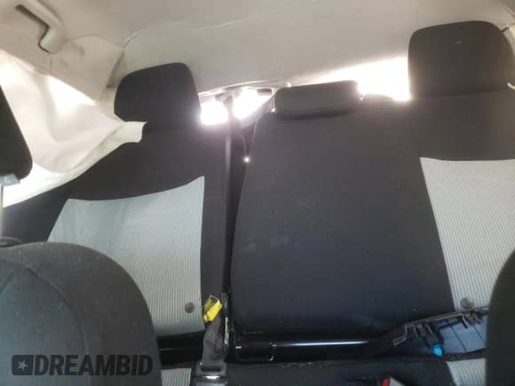 2014 Toyota Prius Two z VIN JTDKDTB37E1079514, wystawiony jako Copart lot #65026745 z przebiegiem 184 310 mil mil oraz Szkoda całkowita • Salvage title. Historia ofert i sprzedaży dostępna na DreamBid. Obrazek 10.