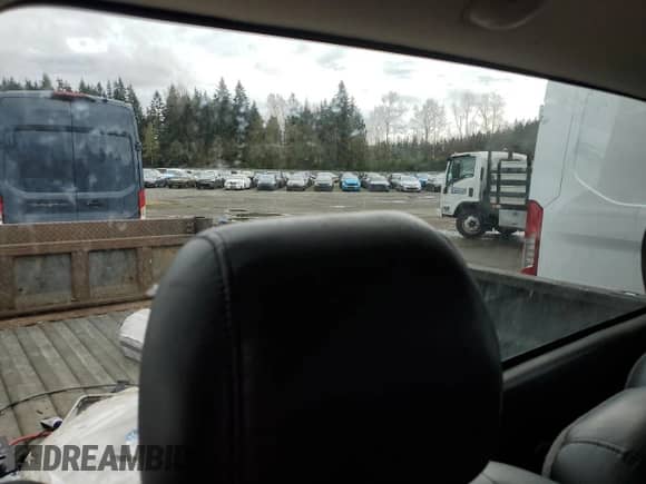 2003 Chevrolet Silverado 2500HD Work Truck z VIN 1GCHC24UX3E321389, wystawiony jako Copart lot #50067755 z przebiegiem 55 161 mil mil oraz Czysty tytuł • Clean title. Historia ofert i sprzedaży dostępna na DreamBid. Obrazek 10.