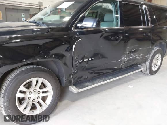 2016 Chevrolet Suburban LT with VIN 1GNSKHKC8GR402340, listed as a IAAI auction lot 42901559 with 347,764 mi miles and . Bid and sale history available at DreamBid. Image 6.