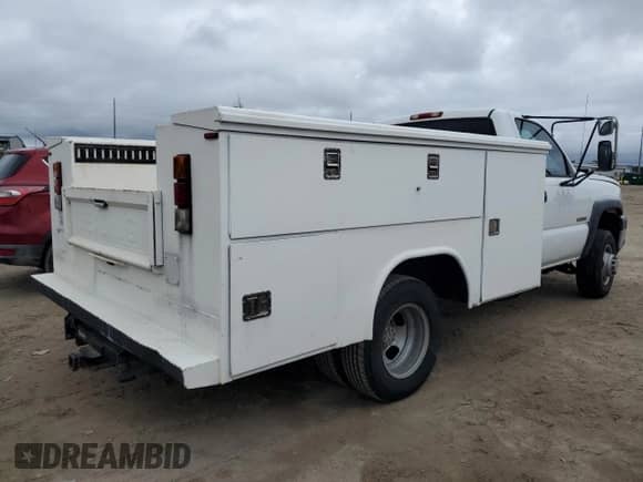 2006 Chevrolet Silverado 3500 с VIN 1GBJC34U36E271807, выставлен на аукционе Copart как лот 74018754 с пробегом Не указан миль и Списание • Salvage title. История ставок и продаж доступна на DreamBid. Изображение 3.