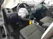 2015 Volkswagen Tiguan S с VIN WVGAV7AX7FW563512, выставлен на аукционе Copart как лот 85945675 с пробегом 111 568 миль миль и Списание • Salvage title. История ставок и продаж доступна на DreamBid. Изображение 8.