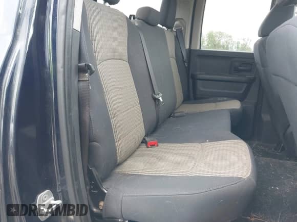 2012 Ram 1500 Express z VIN 1C6RD7FT0CS345213, wystawiony jako IAAI lot #42149548 z przebiegiem 155 464 mil mil oraz . Historia ofert i sprzedaży dostępna na DreamBid. Obrazek 8.