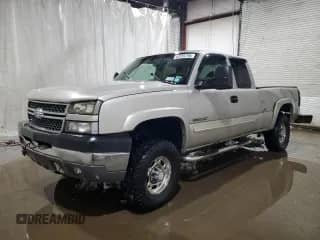 2005 Chevrolet Silverado 2500HD LS с VIN 1GCHK29U05E314613, выставлен на аукционе Copart как лот 44155795 с пробегом 185 114 миль миль и Списание • Salvage title. История ставок и продаж доступна на DreamBid. Изображение 1.