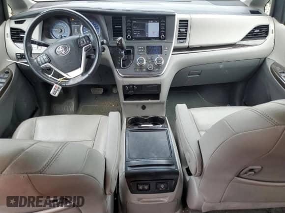 2019 Toyota Sienna XLE Auto Access Seat z VIN 5TDYZ3DCXKS993182, wystawiony jako Copart lot #71122805 z przebiegiem 104 122 mil mil oraz Szkoda całkowita • Salvage title. Historia ofert i sprzedaży dostępna na DreamBid. Obrazek 8.