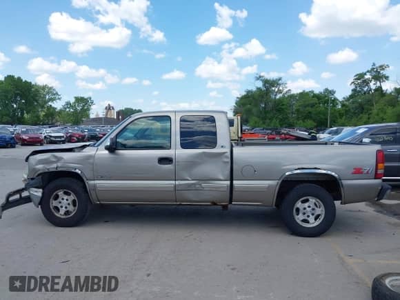 1999 Chevrolet Silverado 1500 LT1 с VIN 2GCEK19V5X1108309, выставлен на аукционе IAAI как лот 42246408 с пробегом 339 202 миль миль и . История ставок и продаж доступна на DreamBid. Изображение 15.