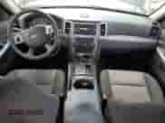 2008 Jeep Grand Cherokee Laredo с VIN 1J8GS48KX8C229696, выставлен на аукционе Copart как лот 71389675 с пробегом 148 472 миль миль и Списание • Salvage title. История ставок и продаж доступна на DreamBid. Изображение 8.