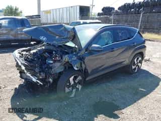 2024 Hyundai Kona Limited z VIN KM8HECA3XRU136023, wystawiony jako IAAI lot #43141139 z przebiegiem 12 424 mil mil oraz . Historia ofert i sprzedaży dostępna na DreamBid. Obrazek 2.