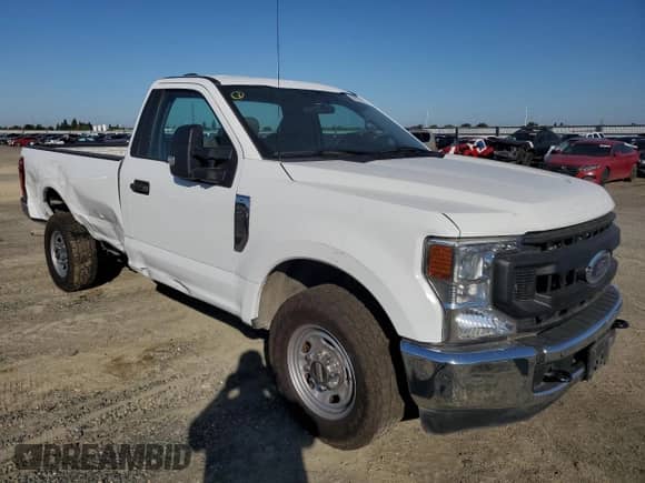 2020 Ford F-250 XL with VIN 1FTBF2A69LEE86028, listed as a Copart auction lot 84587465 with 71,745 mi miles and Salvage title. Bid and sale history available at DreamBid. Image 4.