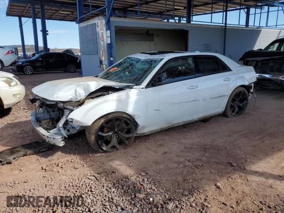 2023 Chrysler 300 S с VIN 2C3CCABG4PH633261, выставлен на аукционе Copart как лот 81728735 с пробегом Не указан миль и Списание • Salvage title. История ставок и продаж доступна на DreamBid. Изображение 1.