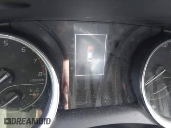 2020 Toyota Camry LE z VIN 4T1C11AK2LU999892, wystawiony jako IAAI lot #43225624 z przebiegiem Nie podano mil oraz . Historia ofert i sprzedaży dostępna na DreamBid. Obrazek 15.