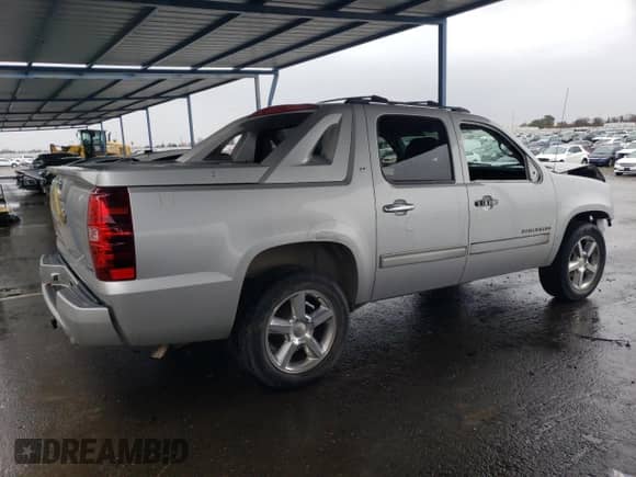 2011 Chevrolet Avalanche LT с VIN 3GNMCFE06BG310213, выставлен на аукционе Copart как лот 85342874 с пробегом 82 008 миль миль и Списание • Salvage title. История ставок и продаж доступна на DreamBid. Изображение 3.