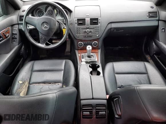 2011 Mercedes-Benz C 300 Sport с VIN WDDGF8BB5BR145209, выставлен на аукционе Copart как лот 82171145 с пробегом Не указан миль и Чистый • Clean title. История ставок и продаж доступна на DreamBid. Изображение 8.