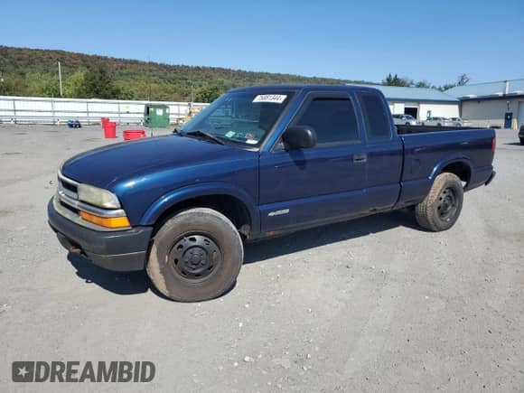 2002 Chevrolet S-10 LS с VIN 1GCDT19W028112386, выставлен на аукционе Copart как лот 75881344 с пробегом 256 706 миль миль и Чистый • Clean title. История ставок и продаж доступна на DreamBid. Изображение 1.