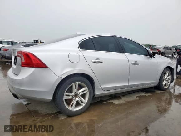 2015 Volvo S60 T5 Drive-E Premier с VIN YV126MFK4F1355600, выставлен на аукционе Copart как лот 54455545 с пробегом Не указан миль и Чистый • Clean title. История ставок и продаж доступна на DreamBid. Изображение 3.