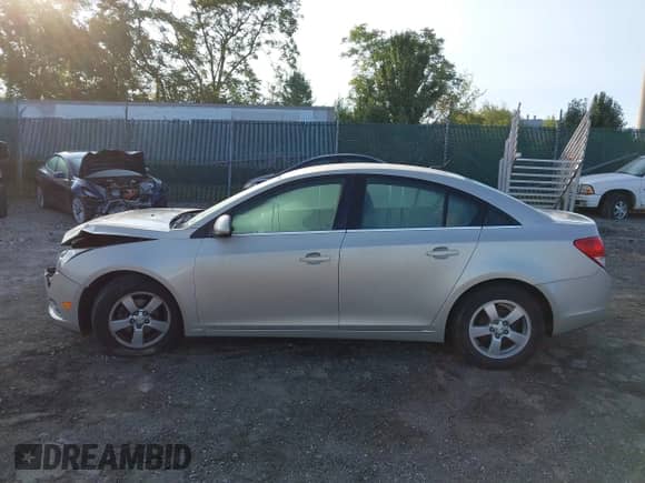 2014 Chevrolet Cruze 1LT с VIN 1G1PC5SB7E7396341, выставлен на аукционе IAAI как лот 43168912 с пробегом 67 187 миль миль и . История ставок и продаж доступна на DreamBid. Изображение 14.