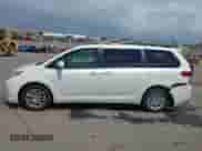 2017 Toyota Sienna XLE Auto Access Seat z VIN 5TDYZ3DC6HS880404, wystawiony jako IAAI lot #42783694 z przebiegiem 67 525 mil mil oraz . Historia ofert i sprzedaży dostępna na DreamBid. Obrazek 14.