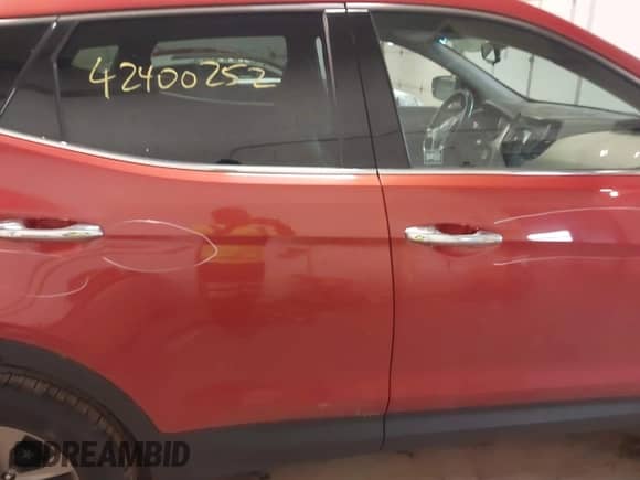 2014 Hyundai Santa Fe z VIN 5XYZUDLB9EG228614, wystawiony jako IAAI lot #42400252 z przebiegiem 105 132 mil mil oraz . Historia ofert i sprzedaży dostępna na DreamBid. Obrazek 13.