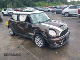 2011 MINI Hardtop S with VIN WMWSV3C57BTY15457, listed as a IAAI auction lot 42772589 with 91,044 mi miles and . Bid and sale history available at DreamBid. Image 1.