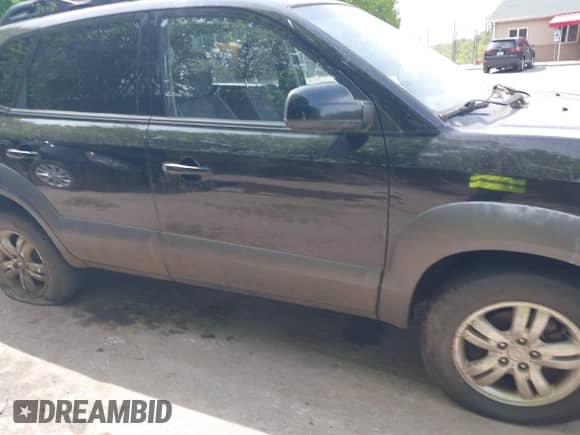 2008 Hyundai Tucson SE with VIN KM8JN72D88U807493, listed as a IAAI auction lot 42317962 with 158,141 mi miles and . Bid and sale history available at DreamBid. Image 13.