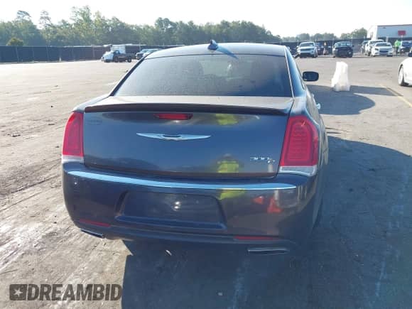2016 Chrysler 300 C с VIN 2C3CCAEG2GH348411, выставлен на аукционе IAAI как лот 43237030 с пробегом 151 904 миль миль и . История ставок и продаж доступна на DreamBid. Изображение 17.