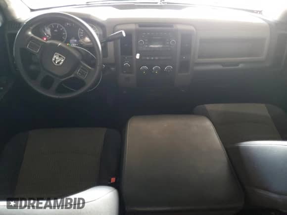 2012 Ram 1500 Express z VIN 1C6RD7FTXCS237925, wystawiony jako Copart lot #82329875 z przebiegiem 136 071 mil mil oraz Szkoda całkowita • Salvage title. Historia ofert i sprzedaży dostępna na DreamBid. Obrazek 8.