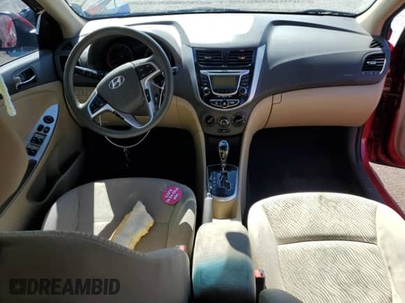 2013 Hyundai Accent GLS z VIN KMHCU4AE8DU463162, wystawiony jako Copart lot #84991805 z przebiegiem 109 397 mil mil oraz Szkoda całkowita • Salvage title. Historia ofert i sprzedaży dostępna na DreamBid. Obrazek 8.