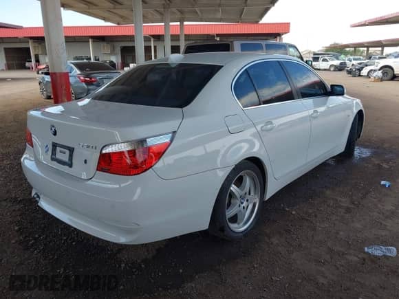 2006 BMW 5 Series 530i с VIN WBANE73516CM31233, выставлен на аукционе IAAI как лот 43296482 с пробегом 167 772 миль миль и . История ставок и продаж доступна на DreamBid. Изображение 4.