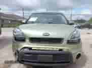 2013 Kia Soul с VIN KNDJT2A51D7633220, выставлен на аукционе IAAI как лот 43059697 с пробегом 119 767 миль миль и . История ставок и продаж доступна на DreamBid. Изображение 12.