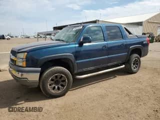2005 Chevrolet Avalanche LS z VIN 3GNEK12Z55G122624, wystawiony jako Copart lot #68926945 z przebiegiem 223 275 mil mil oraz Czysty tytuł • Clean title. Historia ofert i sprzedaży dostępna na DreamBid. Obrazek 1.