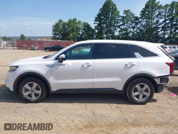 2021 Kia Sorento LX with VIN 5XYRG4LC1MG035954, listed as a IAAI auction lot 42776814 with 103,090 mi miles and . Bid and sale history available at DreamBid. Image 15.