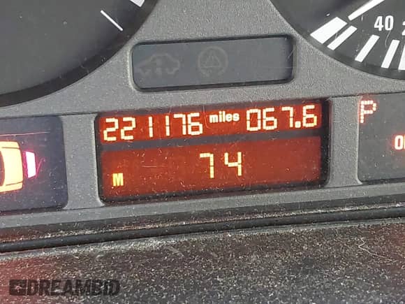 1999 BMW 5 Series 528i with VIN WBADM6336XBY31254, listed as a IAAI auction lot 41408089 with 221,176 mi miles and . Bid and sale history available at DreamBid. Image 16.