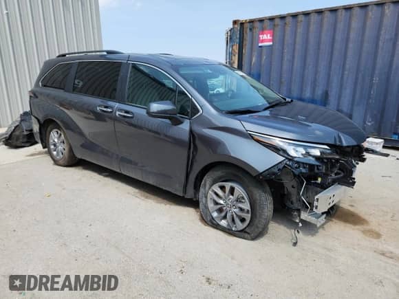 2025 Toyota Sienna XLE z VIN 5TDJSKFC8SS179299, wystawiony jako Copart lot #63379945 z przebiegiem 3 710 mil mil oraz Szkoda całkowita • Salvage title. Historia ofert i sprzedaży dostępna na DreamBid. Obrazek 4.