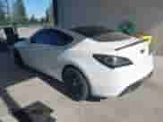 2010 Hyundai Genesis Coupe Grand Touring z VIN KMHHU6KH3AU017247, wystawiony jako IAAI lot #42715001 z przebiegiem 153 442 mil mil oraz . Historia ofert i sprzedaży dostępna na DreamBid. Obrazek 3.