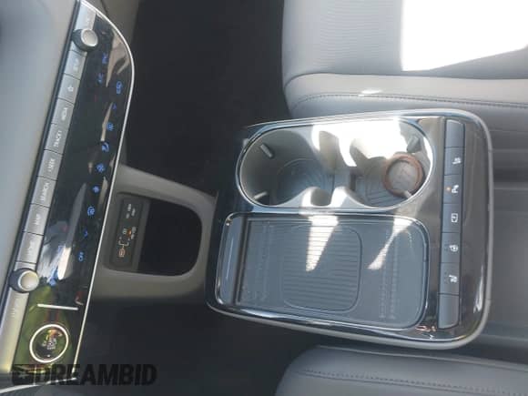 2025 Hyundai Ioniq 5 SEL с VIN 7YAKN4DA9SY013704, выставлен на аукционе IAAI как лот 43486798 с пробегом 5 108 миль миль и . История ставок и продаж доступна на DreamBid. Изображение 18.