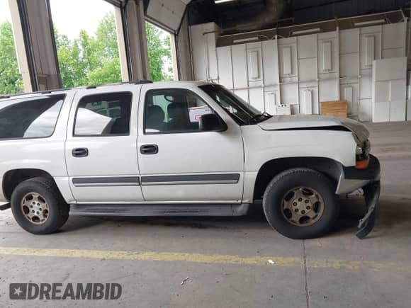 2005 Chevrolet Suburban LS с VIN 1GNEC16ZX5J102231, выставлен на аукционе IAAI как лот 42604232 с пробегом 232 892 миль миль и . История ставок и продаж доступна на DreamBid. Изображение 13.